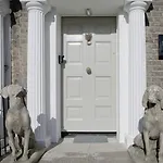 Pembroke Hall Pensjonat 3*