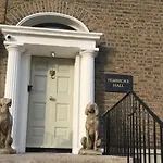 Pembroke Hall 3*