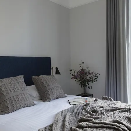 Pembroke Hall Guest house