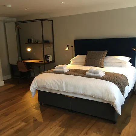 Pensión Pembroke Hall 3*