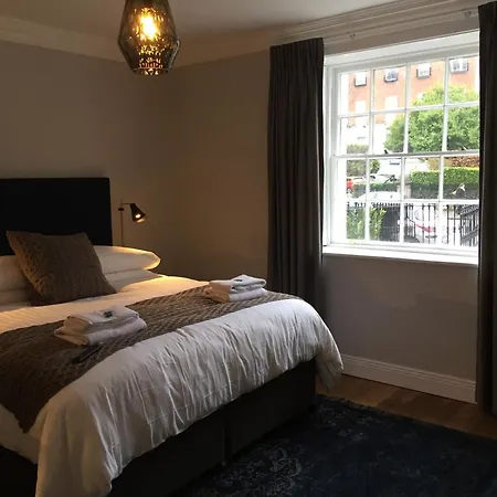 Pembroke Hall 3*