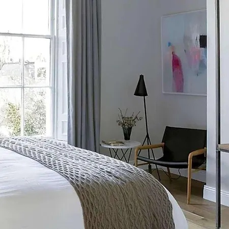 Pembroke Hall Pensión 3*