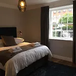 Pembroke Hall 3*